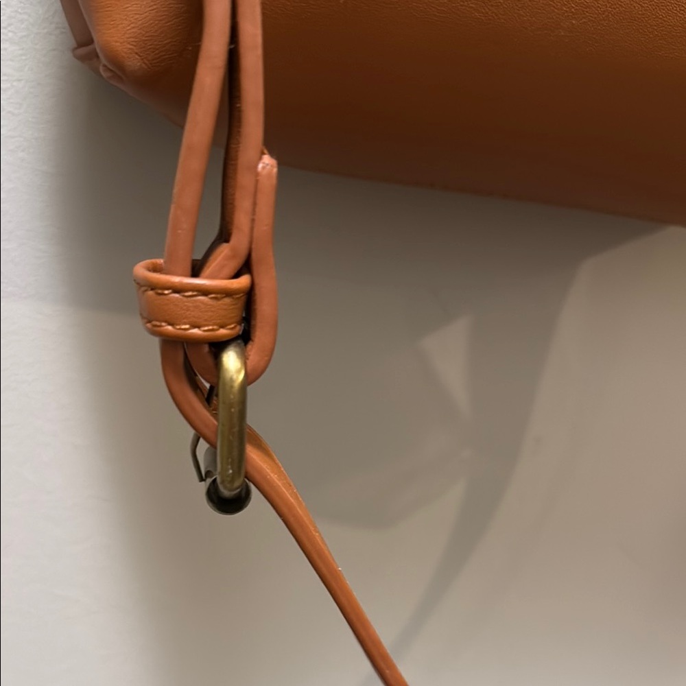 Anthropologie Tan Shoulder Bag with Wooden Handle - Picture 4 of 8